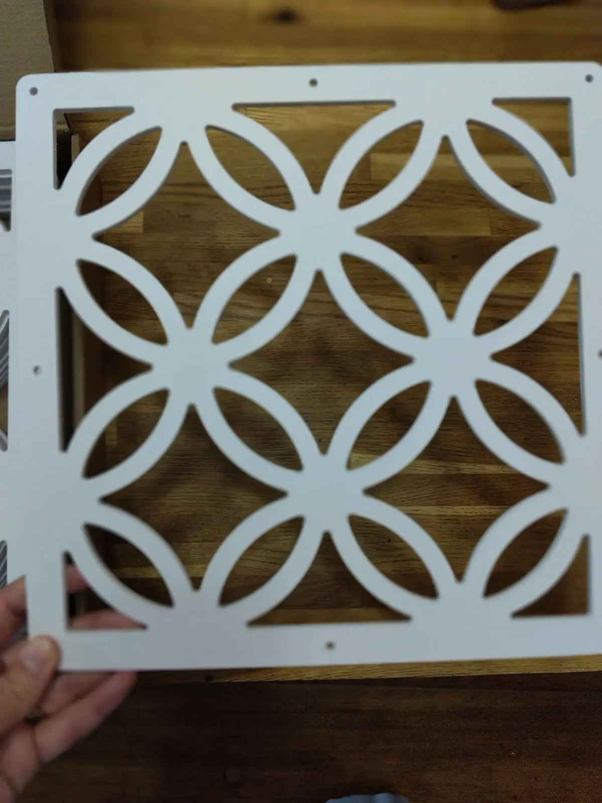panneaux séparation suspendus blancs motifs géométriques modernes cloisons pièces bois opaques clips fixation