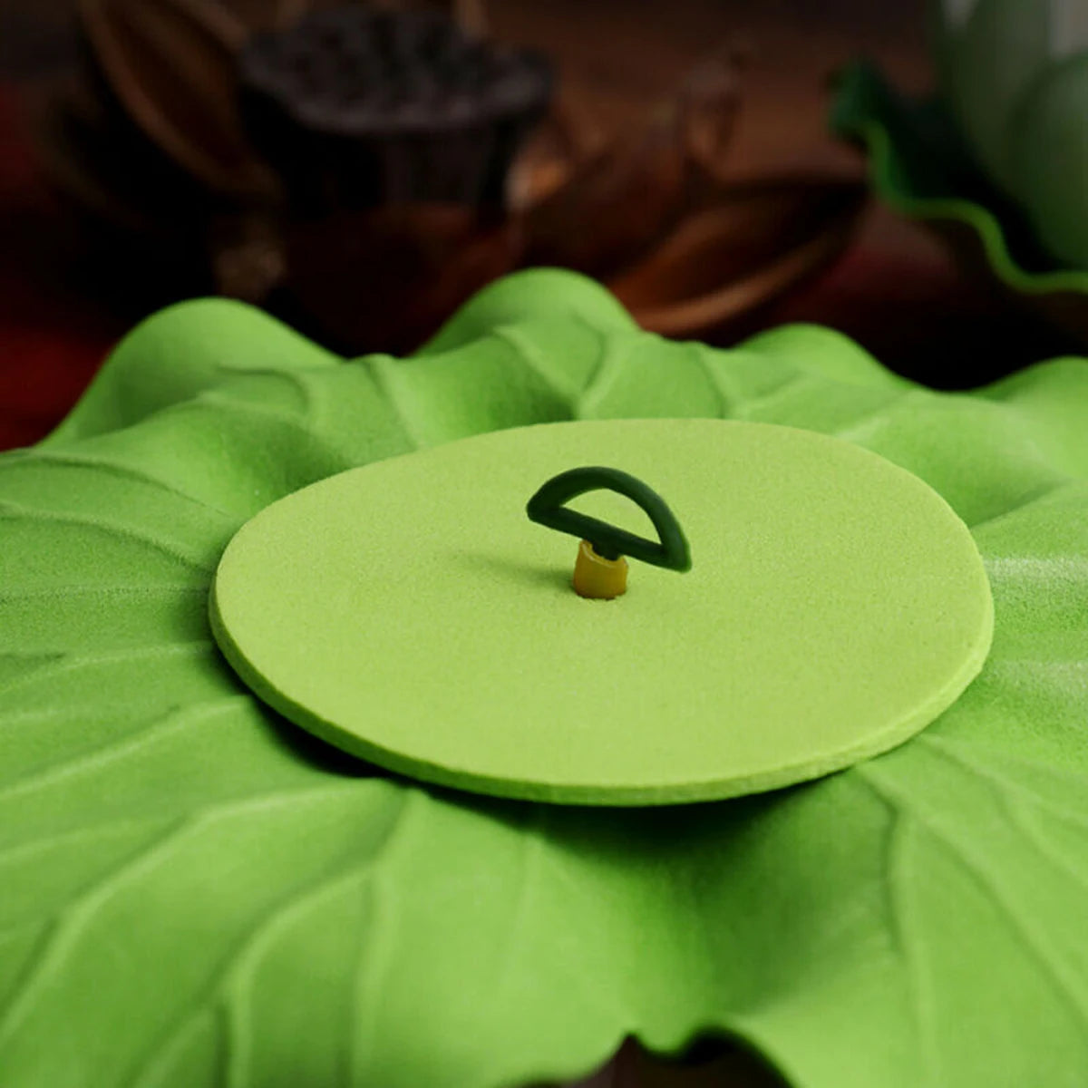 fleur artificielle lotus blanc vert décoration intérieure réaliste feuilles ovales pétales délicats opaques eyelets