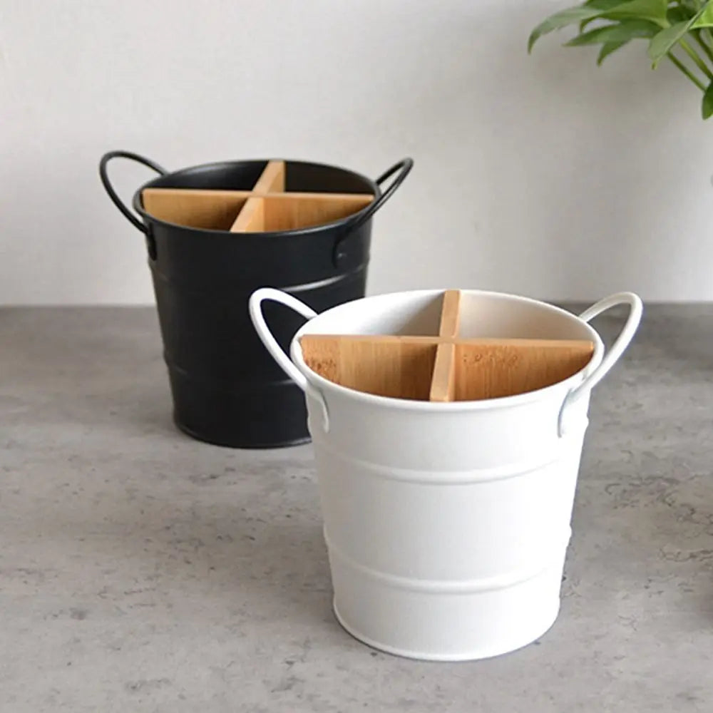 organisateur couverts pot moderne noir blanc cuillères fourchettes métal bois rangement cuisine minimaliste poignées