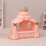 lit poupée princesse banc rose clair couronne rubans fenêtres blances résine