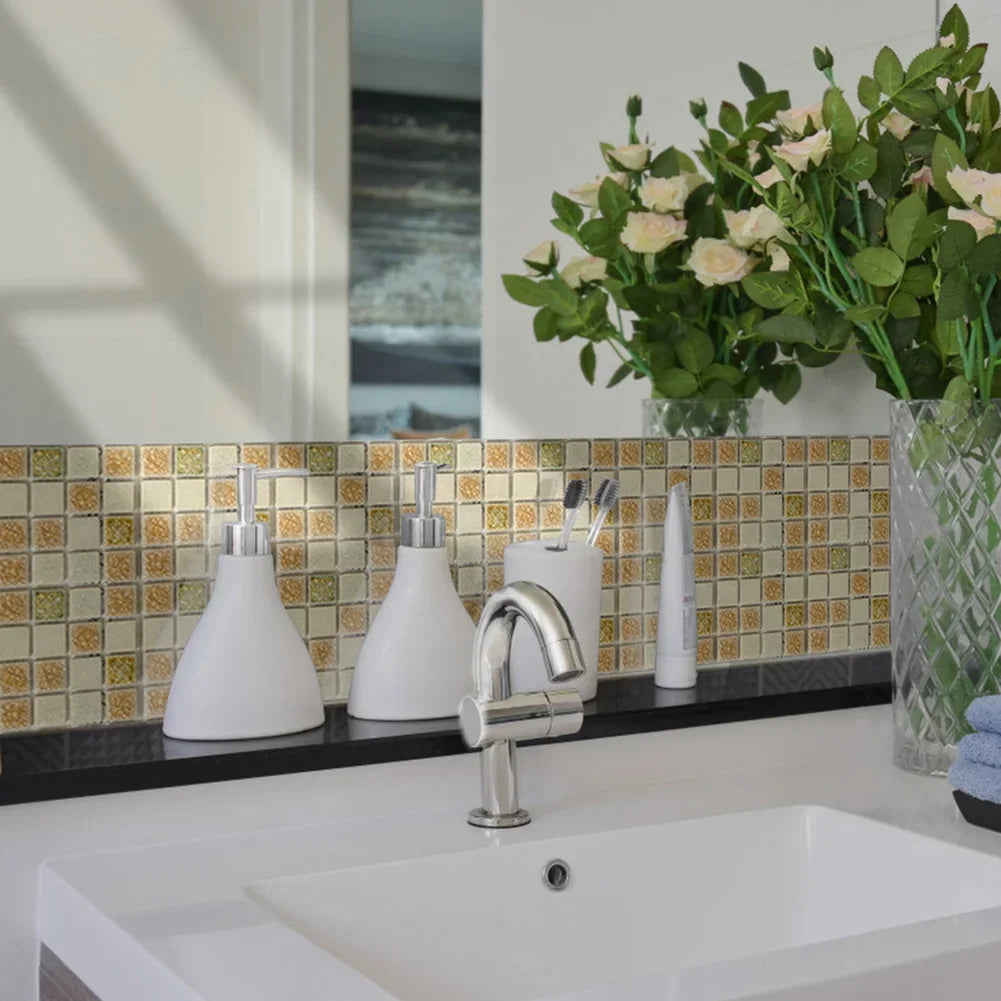 autocollants muraux modernes carreaux bleu blanc doré géométriques adhésifs salle bains cuisine déco