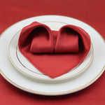serviette table satin pliée forme coeur mariage décoration fête