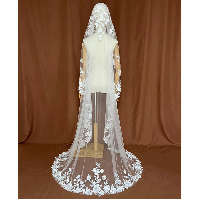 voile mariée blanc broderie florale classique cathédrale dentelle translucide femme