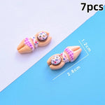 figurines résine personnes allongées peau claire vêtements colorés rayures pois léopard cartoon bijoux diy
