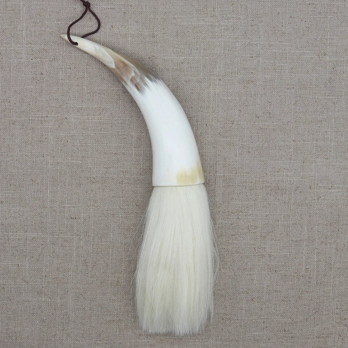 brosse peinture traditionnelle cordelette poils naturels marbrés noir blanc gris