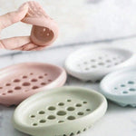 support savon moderne perforé adhésif rose clair vert pastel gris clair salle bain durable