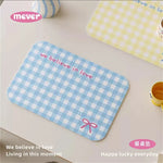 tapis table moderne vert clair rose bleu clair jaune clair carreaux blancs respectueux environnement