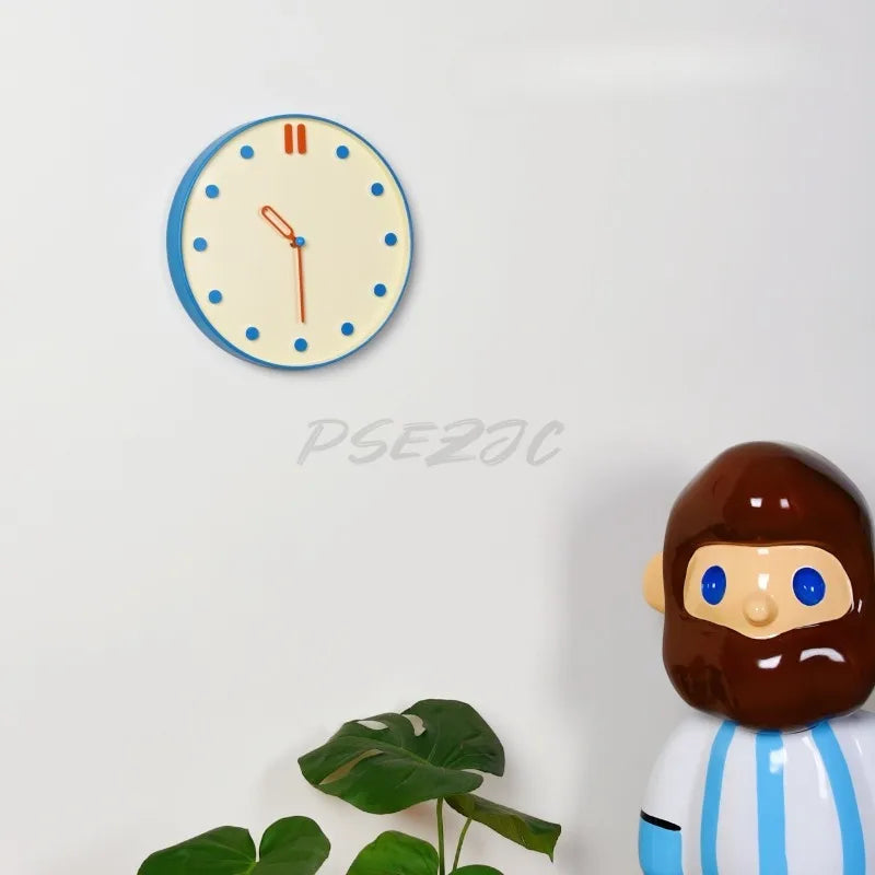 horloge murale moderne résine bleu blanc points fond visage unique opacité salon
