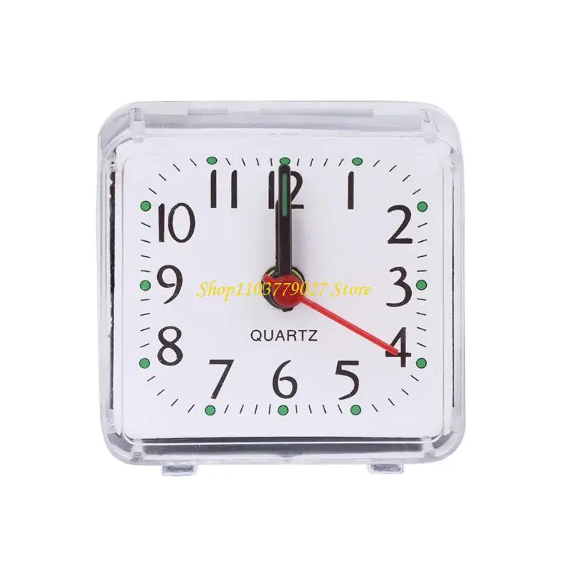horloge carrée classique aiguilles numéros blanc rose bleu points verts pieds analogique