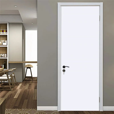 Autocollant de porte blanc simple sur une porte en bois