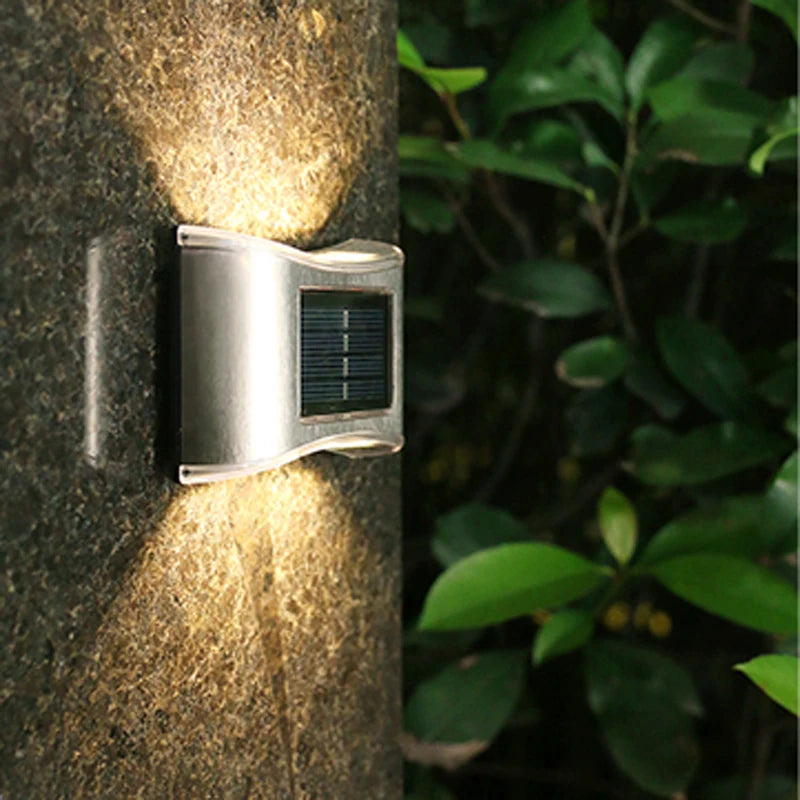 lampe murale solaire moderne argentée extérieure decoration jardin cloture gazeboextérieur
