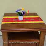 nappe decorative tibetaine symbols fleurs brodees tissu satin couleur jaune rouge bleu traditionnelle asiatique