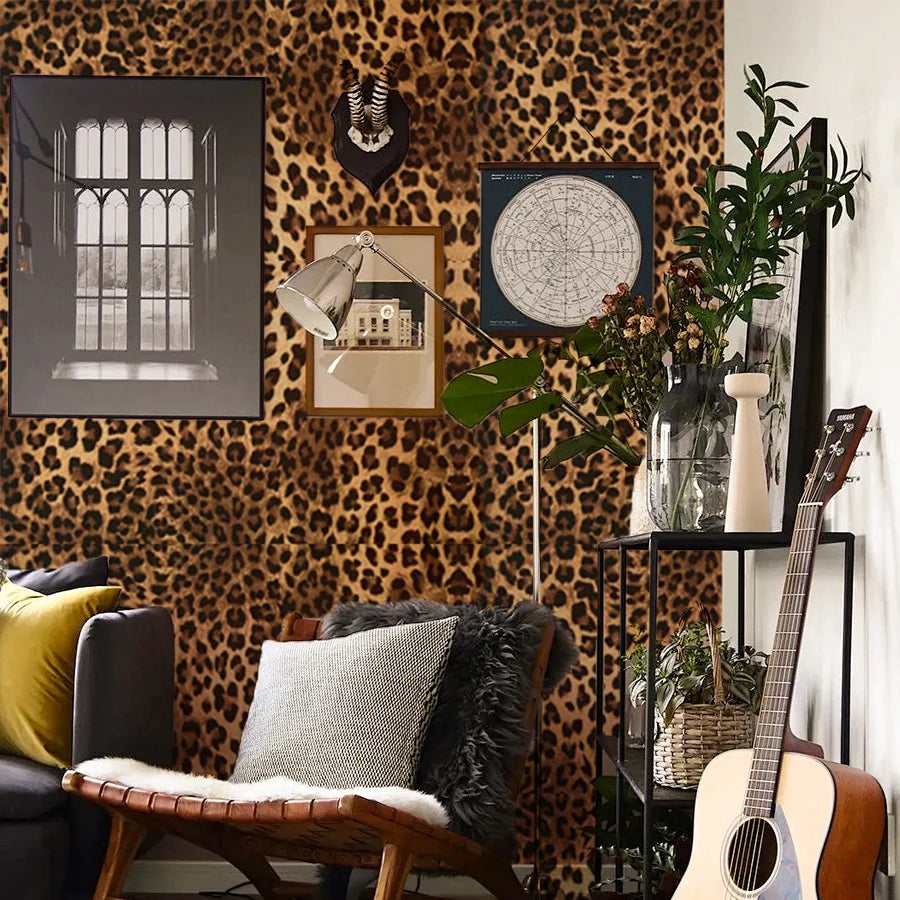 papier peint auto adhésif léopard moderne marron noir intérieur décoration chambre salon