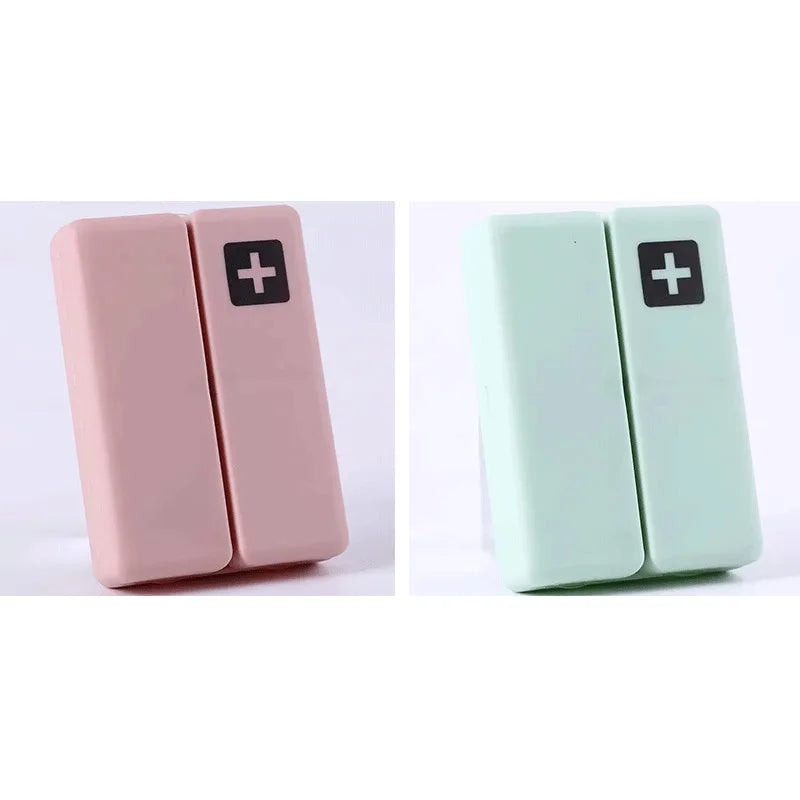boîte pilules hebdomadaire compartiments couleurs pastel croix blanche moderne pratique