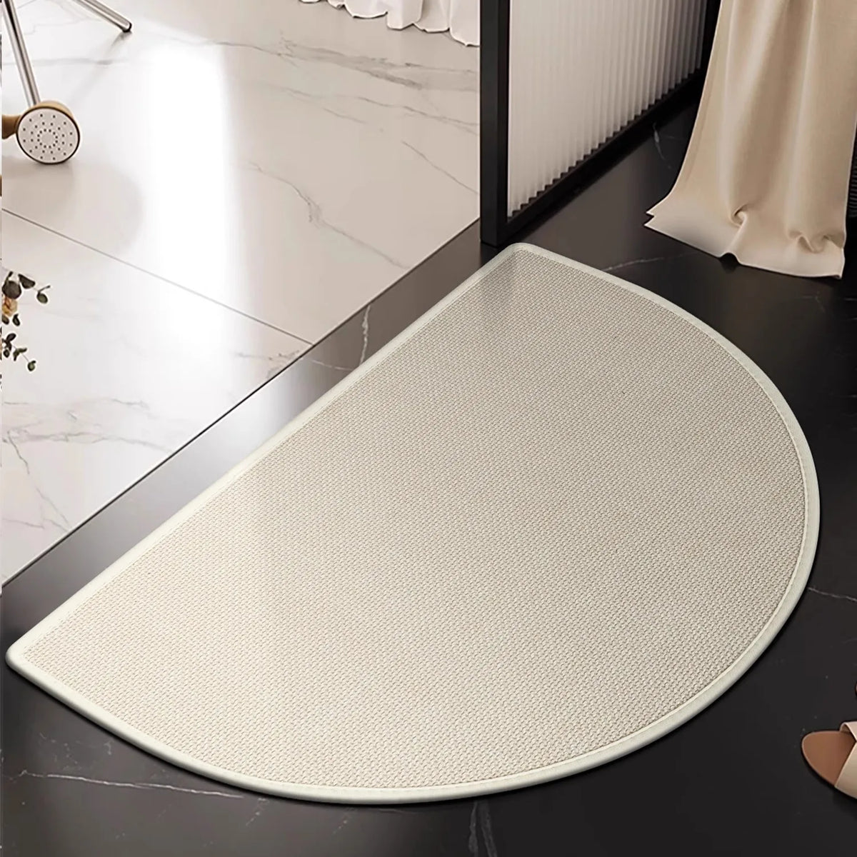 tapis bain demi cercle moderne beige gris marron antidérapant résistant décoloration minimaliste.texture.granuleuse