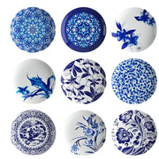 Assiette murale en céramique blanche et bleue pour décoration murale tendance salle à manger