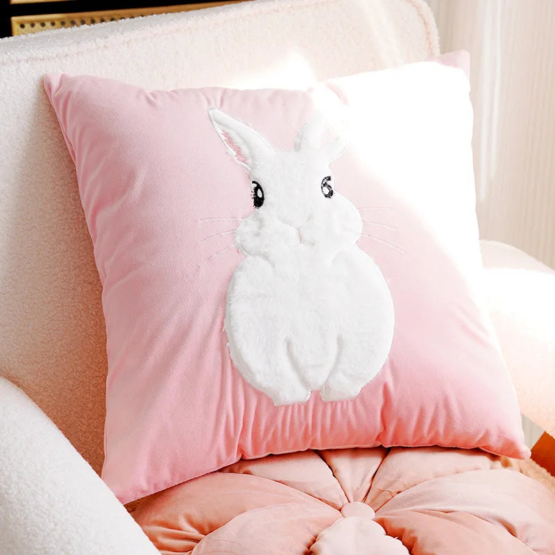 housse coussin forme lapin rose velours rayures blanches animal compagnie doux confortable décoration maison