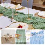 chemin table plissé moderne vert olive beige rouge brun élégant assiettes fourchettes couteaux serviettes