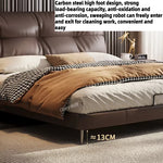 lit marron clair simili cuir moderne pieds métal tête lit matelas draps oreiller table