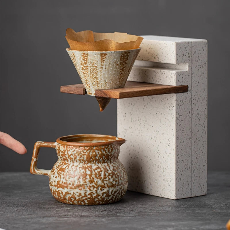 tasses porcelaine rustique marron beige gris texture grungy artisanal respectueux environnement