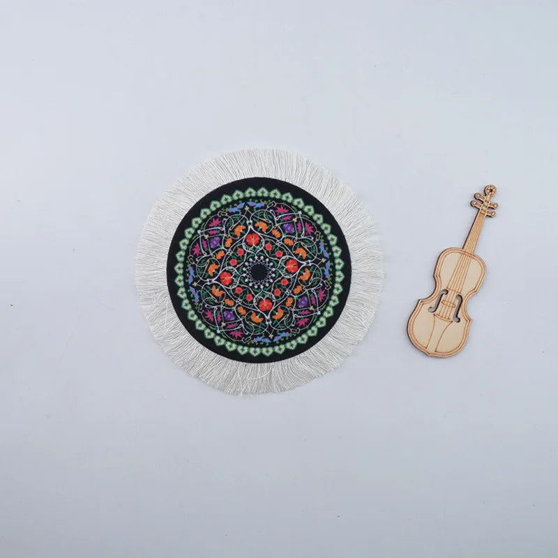 serviettes table multicolores mandala franges blanches ethnique boho chic violon miniature bois