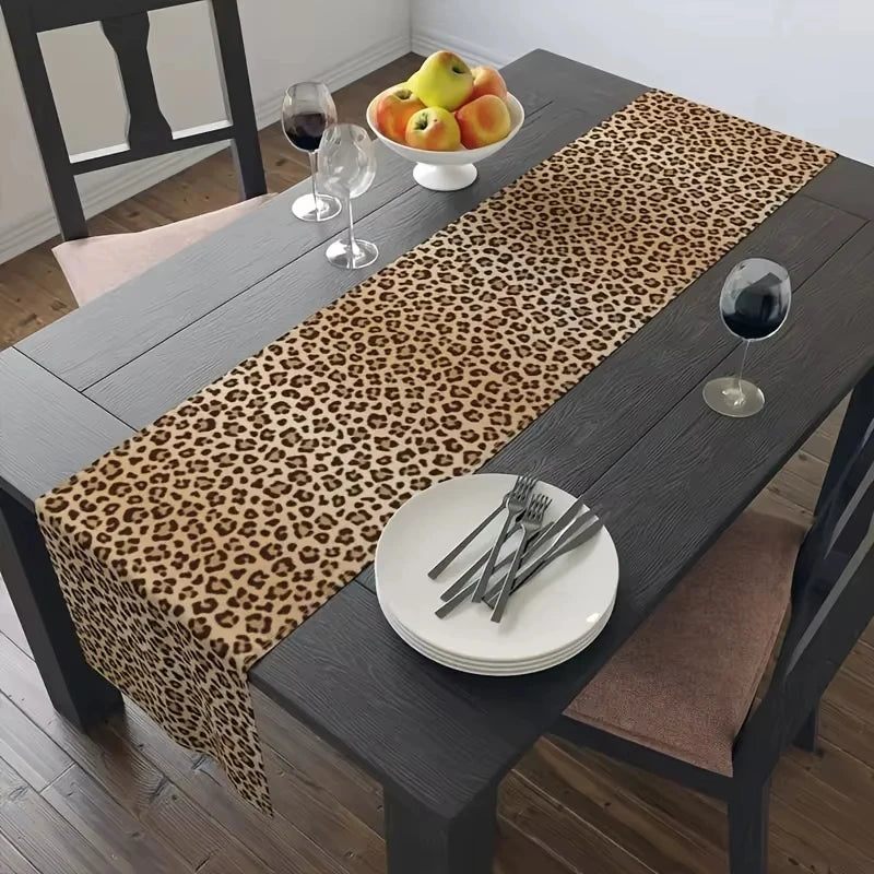 nappe polyester léopard beige marron foncée décoration intérieure table anniversaire assiettes verres couverts bol