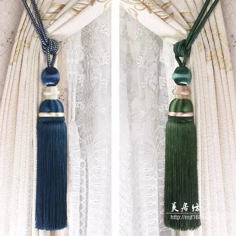 pompons rideau vert bleu beige tissu uni brillant classique élégant anneaux métalliques deux pièces