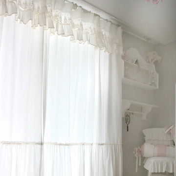 rideau dentelle blanc classique romantique fenêtre moderne erotique fronces