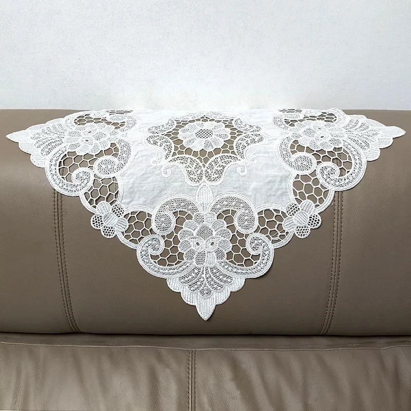nappe dentelle flore brodée carrée traditionnelle maison fête polyester blanc motifs floraux complexes semi