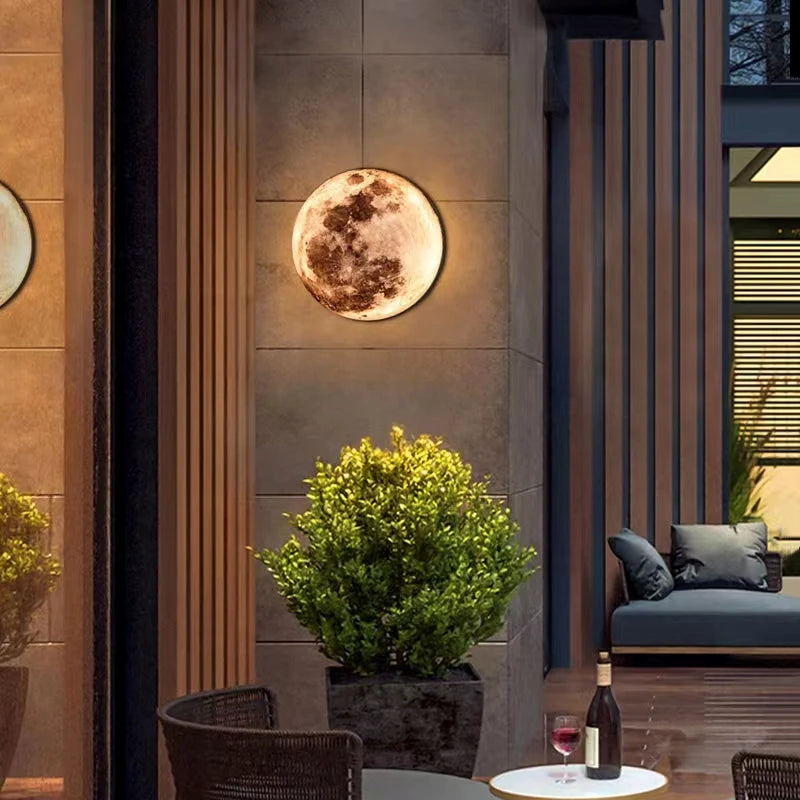Luminaire demi-lune design pour terrasse et jardin