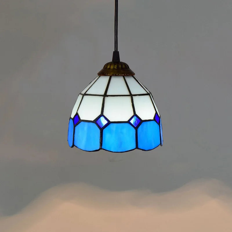 lampe suspendue tiffany multicolore motifs floraux stained glass couloir restaurant étude balcon