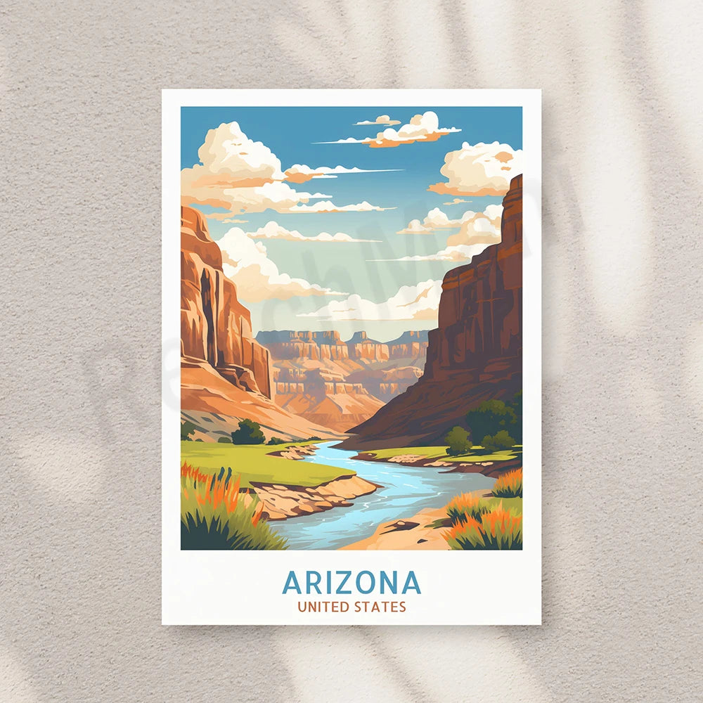 Une scène pittoresque de paysage désertique de l'Arizona avec des falaises rocheuses, une rivière turquoise et un ciel bleu avec des nuages colorés.