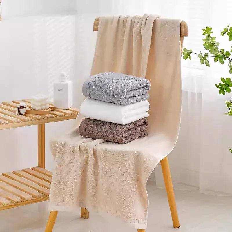 serviette bain coton absorbant rapide motif géométrique gris clair moderne 140x70cm