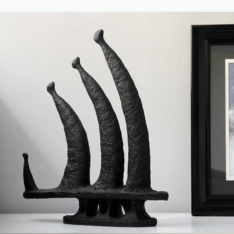 ornement abstrait moderne sculpture noire texturée décoration intérieur art contemporain figurine unique