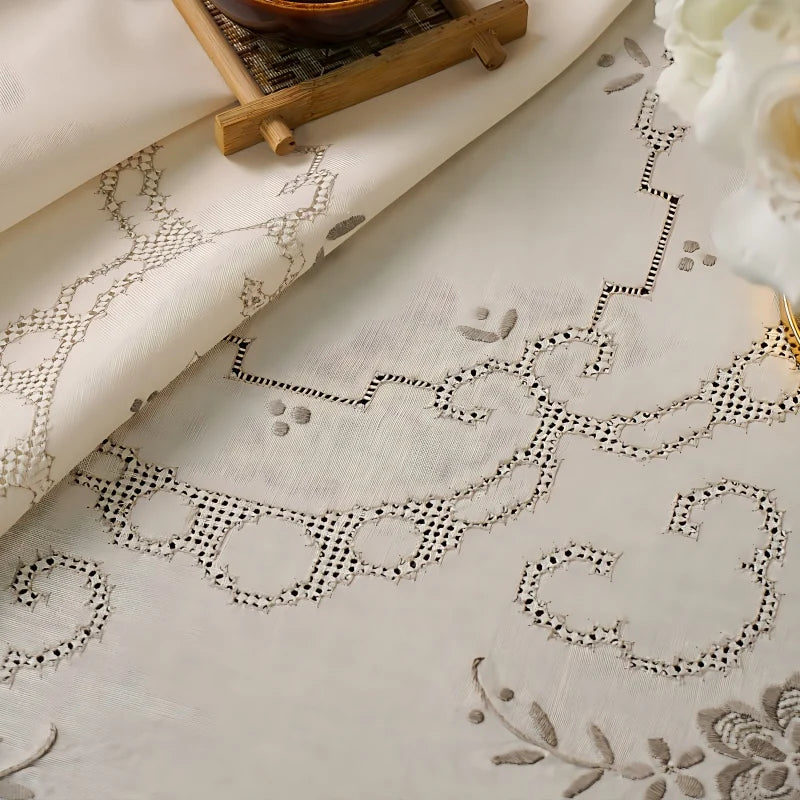 nappe lin brodée fleur vintage beige clair table manger réutilisable saison mariages thème printemps