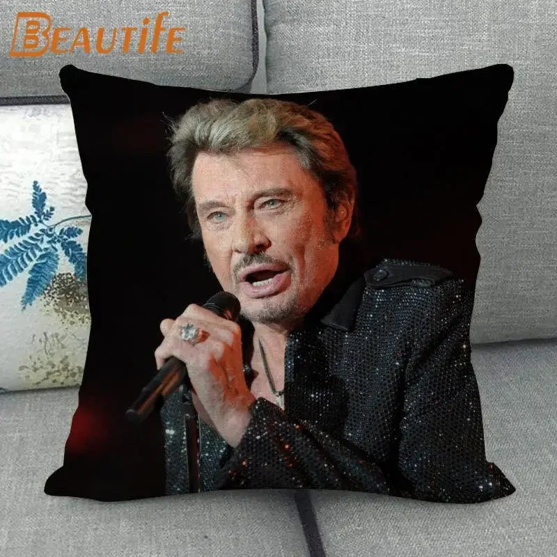 coussin carré moderne homme cheveux blond opacité noir bracelet cuir décoration chambre ornementalité universel