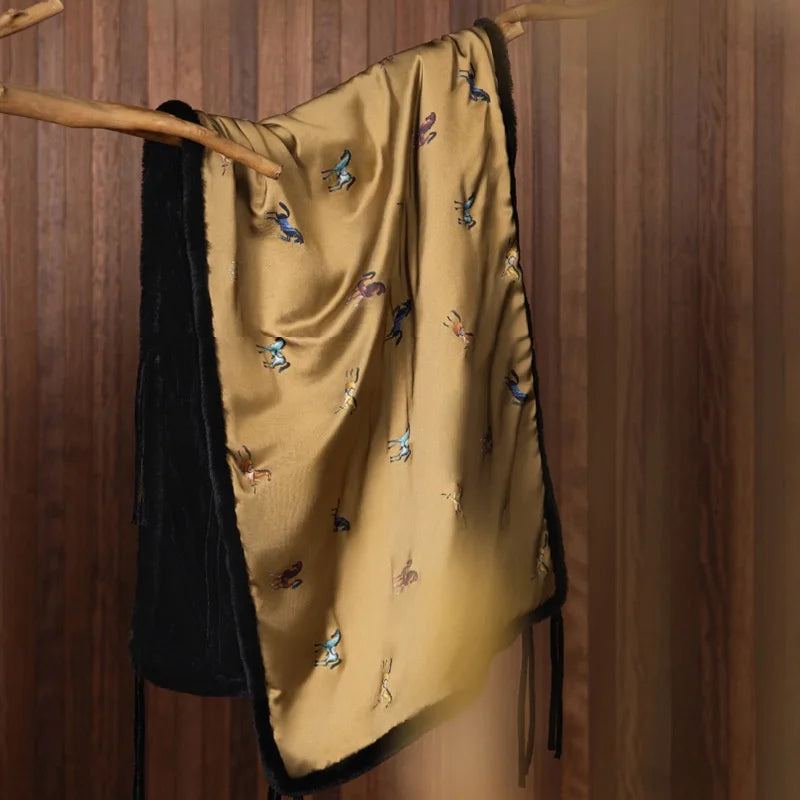 Jeté de canapé vert orange utilisé comme couvre-lit dans une chambre vintage