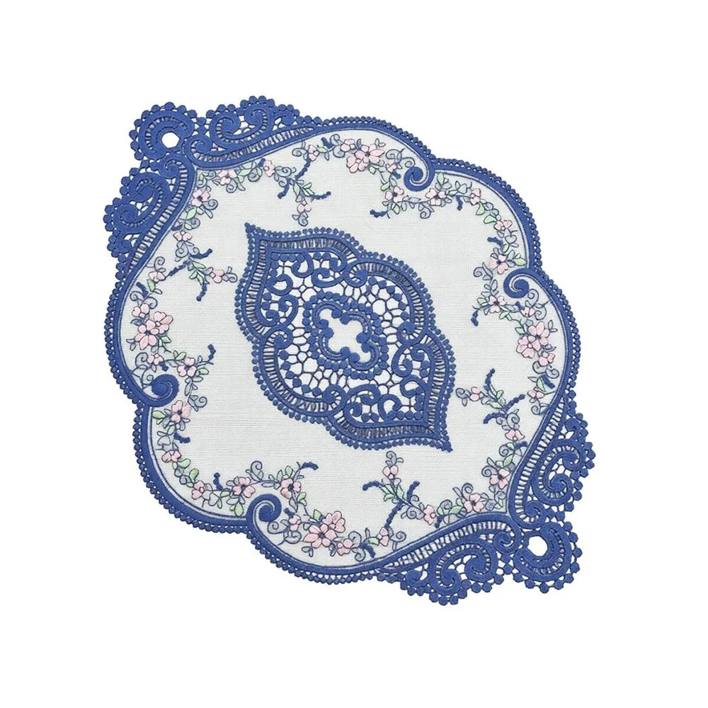 tapis dentelle floral rouge gris beige classique élégant translucide 44x31cm