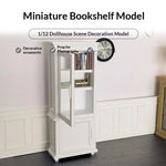 meuble miniature blanc classique maison poupée bibliothèque armoire porte transparente tiroir horloge livresDecoration intérieure
