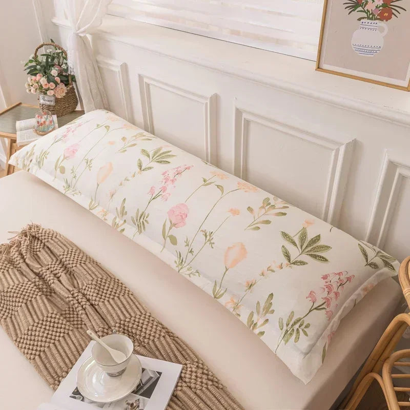 taie coussin corps longue vert clair motif floral moderne lit maison