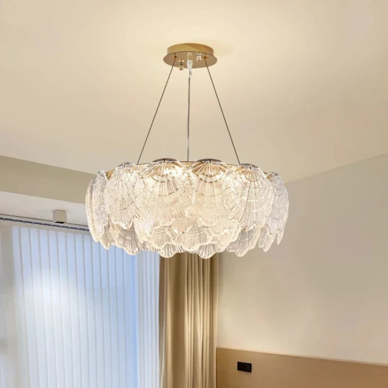 lampe suspendue moderne blanc doré coquillage translucide élégante anneaux métalliques lumière led chambre salon