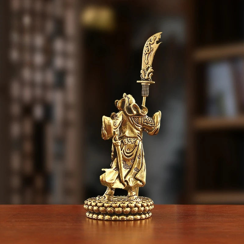 statuette dorée guerrier chinois statuaire traditionnelle ornement maison armure antique décoration intérieure hallebarde historique
