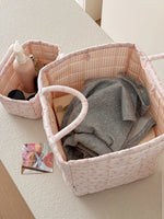 panier rangement tissu rose motifs floraux doux romantique