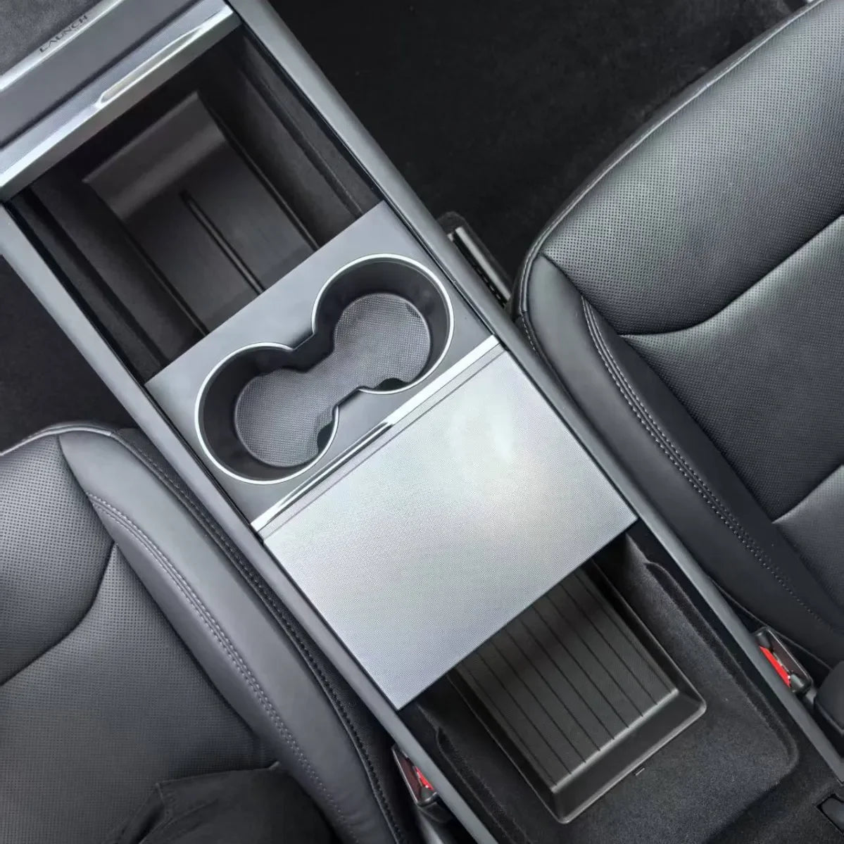 organisateur console centrale noir texturé bacs rangement minimaliste moderne accessoires voiture