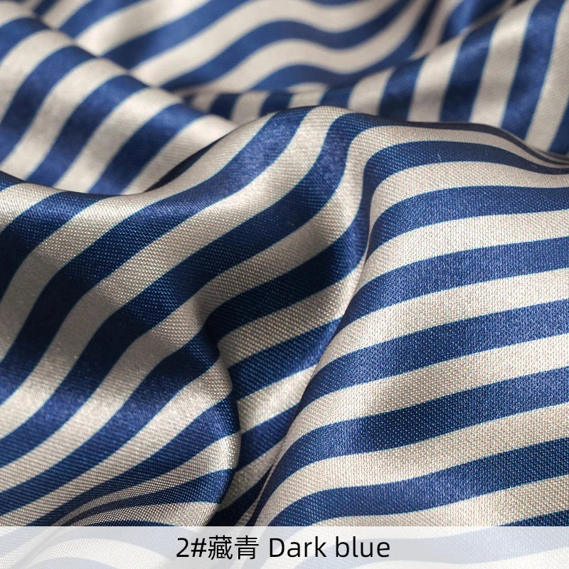 écharpe satin rayée rouge blanc bleu marine noir accessoire mode classique femme