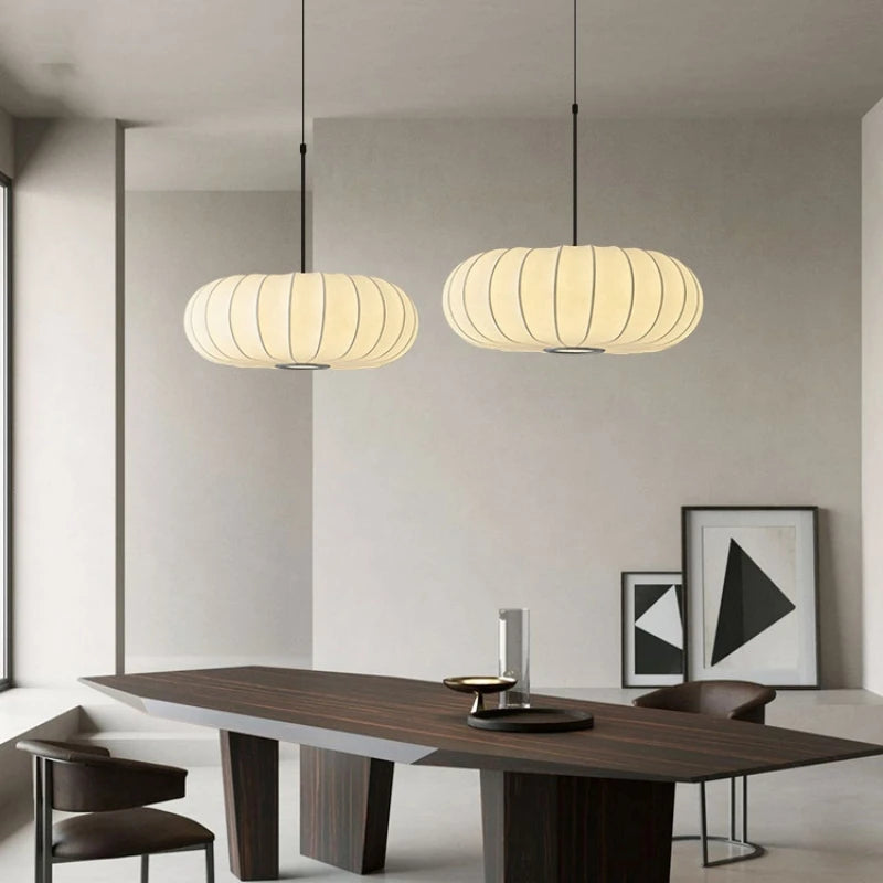 suspension lumineuse soie blanc rayures horizontales moderne passe câble noir
