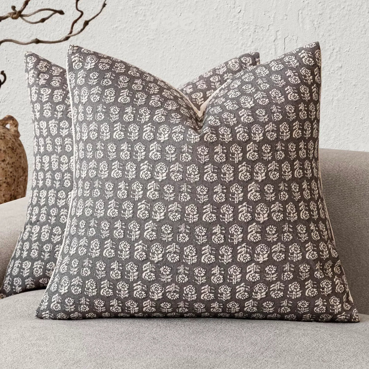 housse coussin décorative imprimé floral beige moderne canapé salon maison intérieur