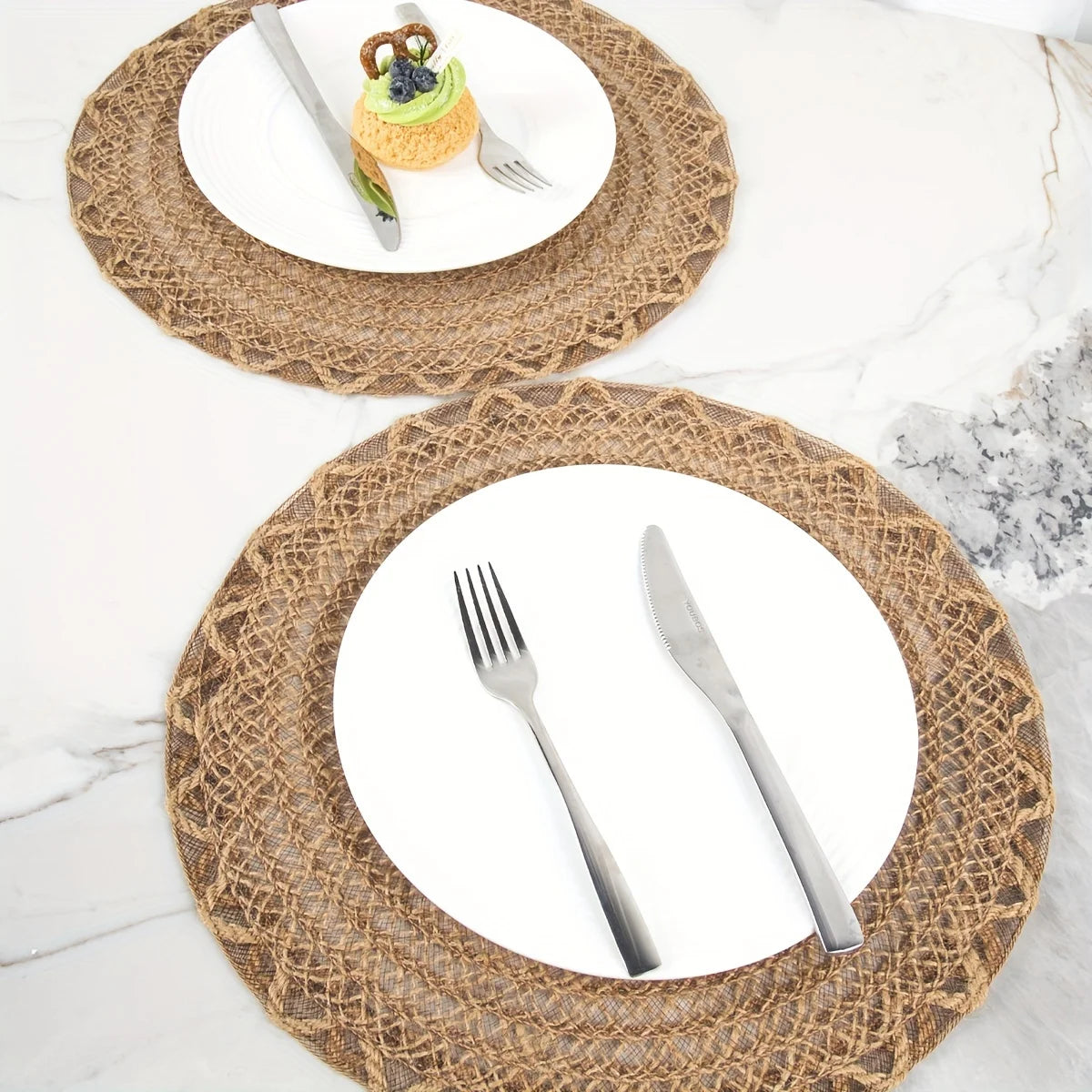 placemat tissé rustique marron clair motif circulaire protection table salle manger naturelle fourchette couteau