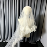 voile mariée dentelle blanche motifs floraux paillettes clips métalliques tulle doux classique off white