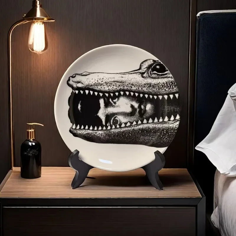 assiette retro crocodile lèvres mains eye blanc noir art pop réalisme table chambre
